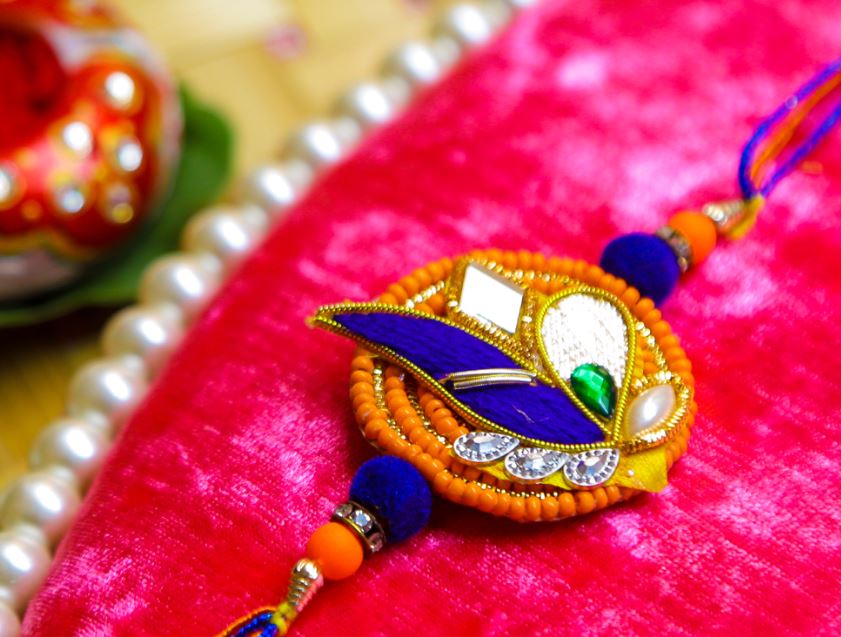 Send Fancy Rakhi to Your Siblings Anywhere in the World