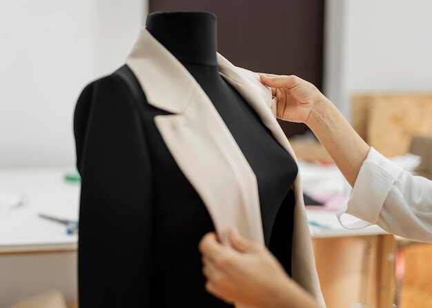 How to Choose the Right Fabric for a Women’s Custom Suit